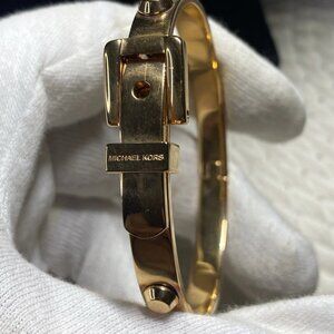 Michael Kors Gold-Tone Buckle Bangle Bracelet – Studded – 28.68g – 58mm